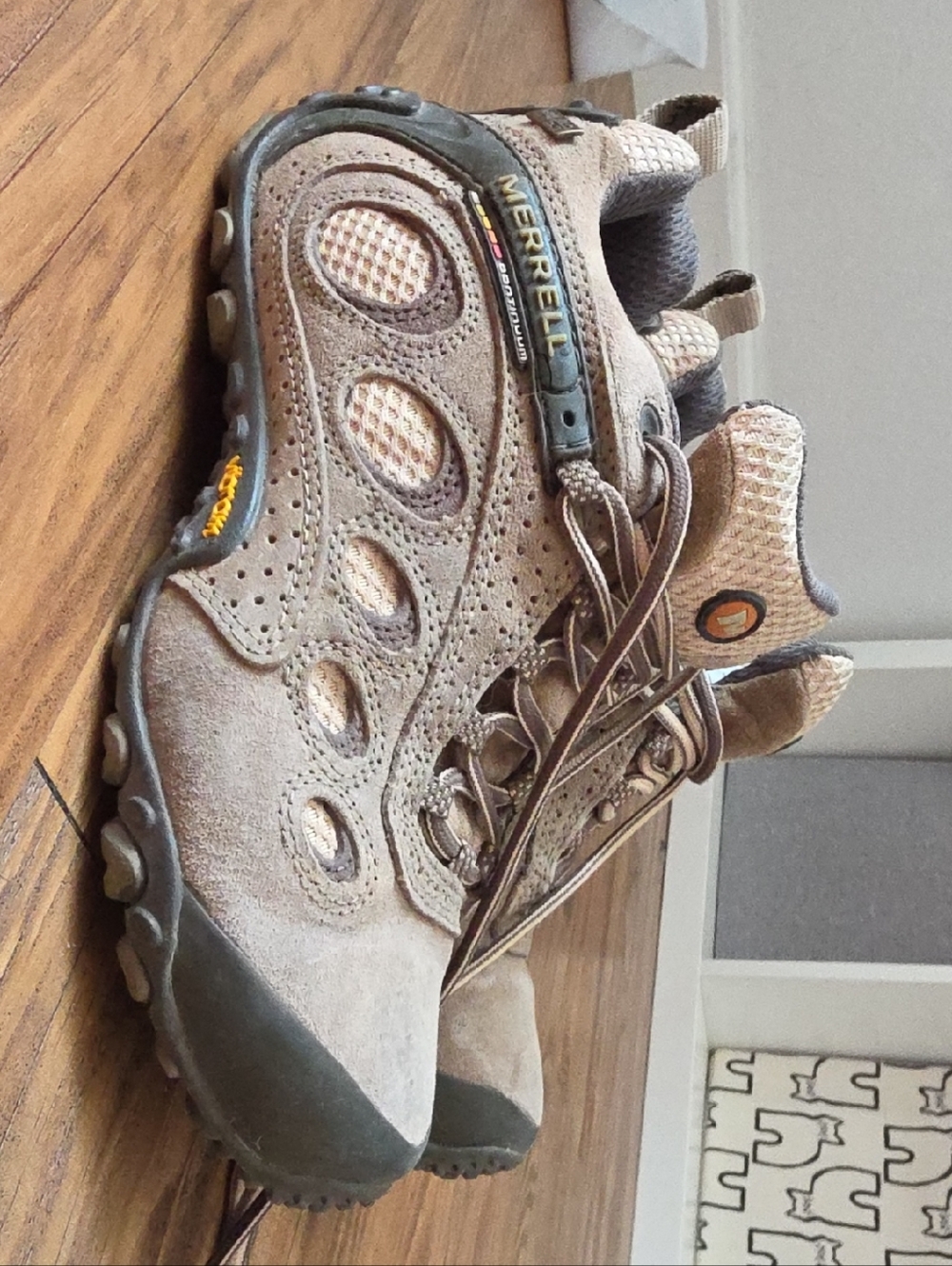 Merrell Continuum Vibram Hiking Shoes – Women’s Size 7